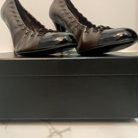 AUTHENTIC Chanel Shoe Brown Black Toe Heel Round Toe Ballet Style Heel Size 9 - Picture 4 of 9